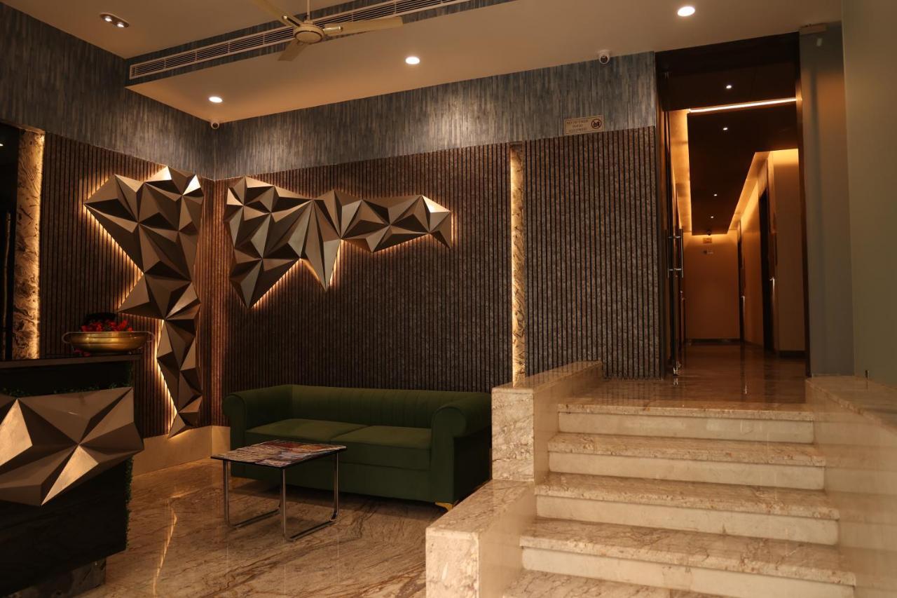 Hotel Pinaka Inn Lakhnaú Exteriér fotografie