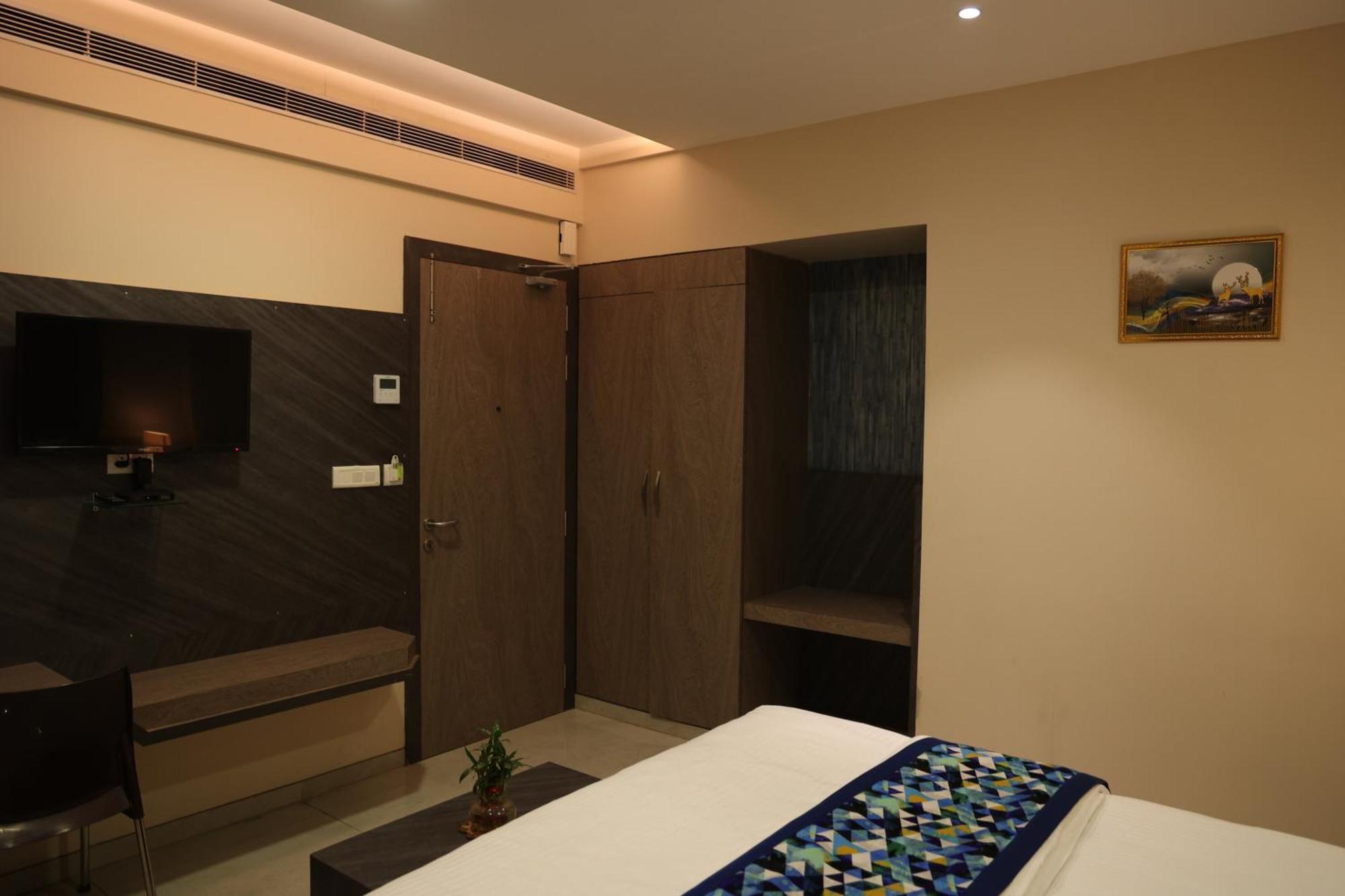 Hotel Pinaka Inn Lakhnaú Exteriér fotografie