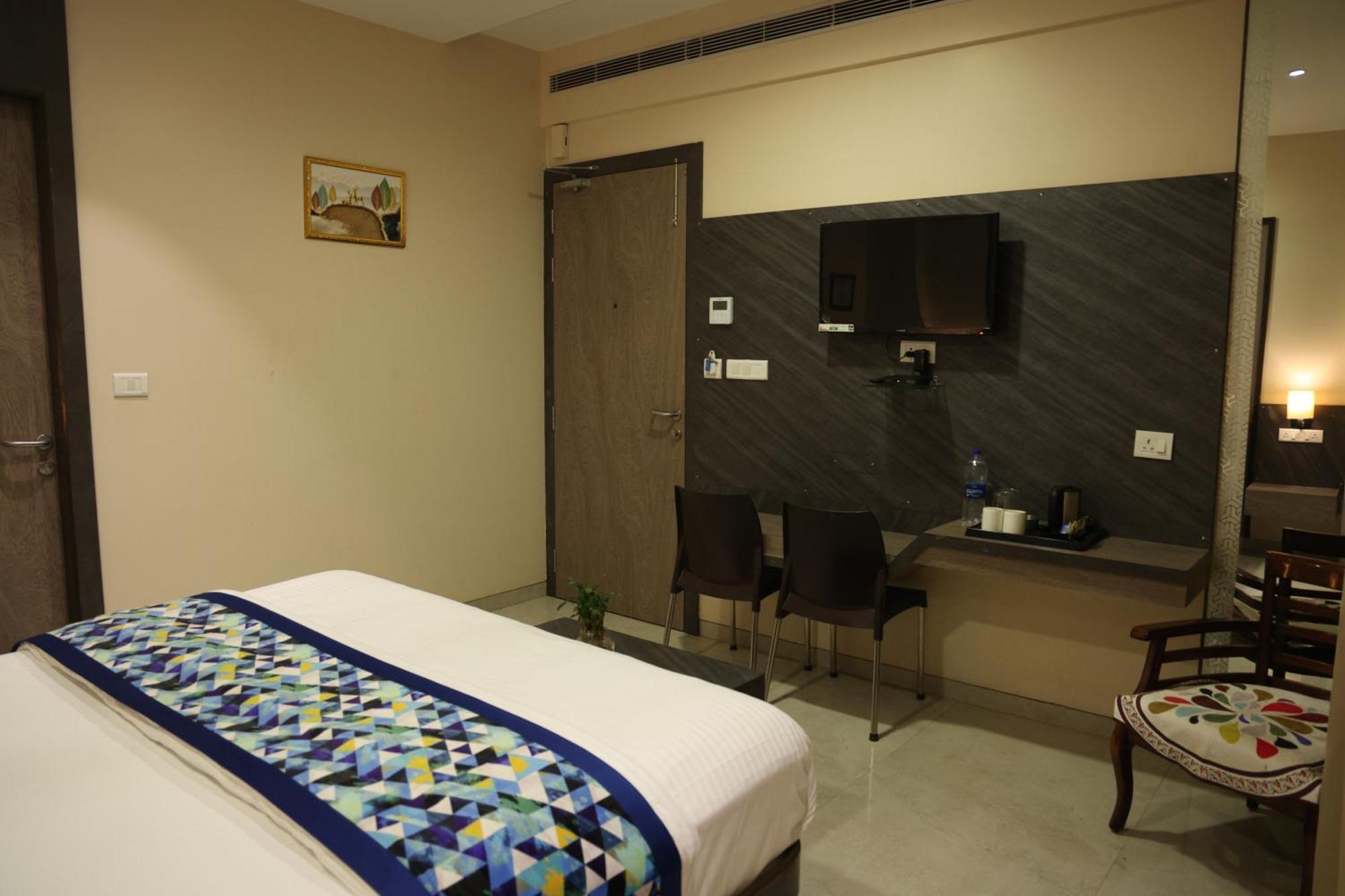 Hotel Pinaka Inn Lakhnaú Exteriér fotografie