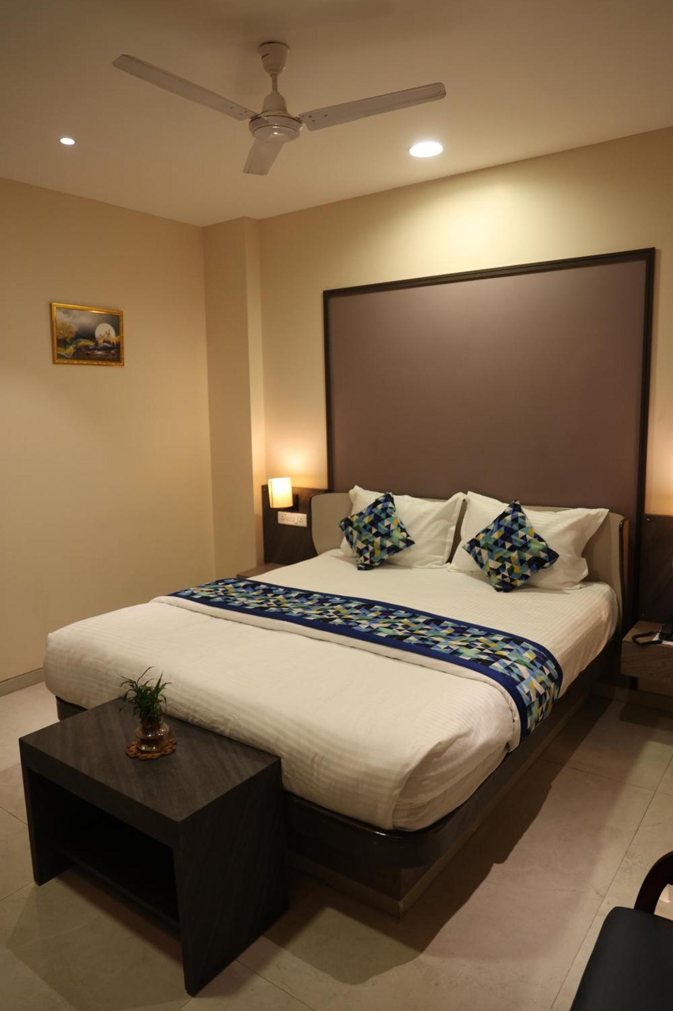 Hotel Pinaka Inn Lakhnaú Exteriér fotografie