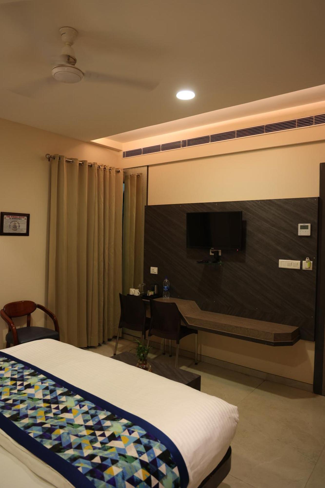 Hotel Pinaka Inn Lakhnaú Exteriér fotografie